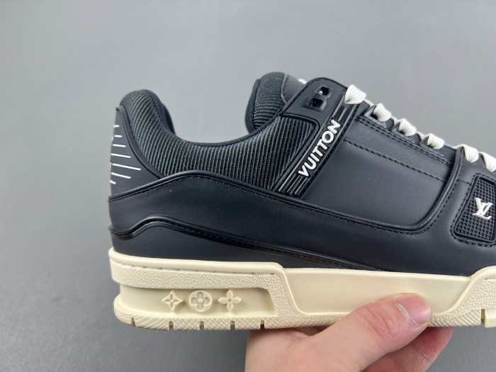 LV TRAINER SNEAKER LVT-000628