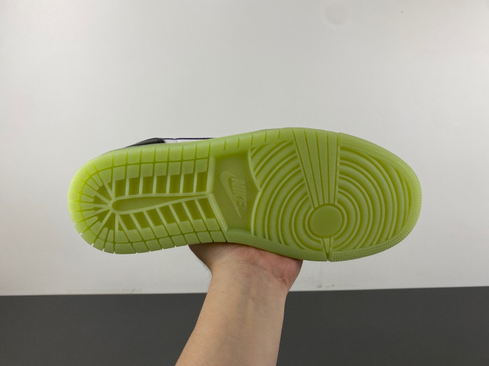 Air Jordan 1 Low GS "Black Raspberry" HF0410-001