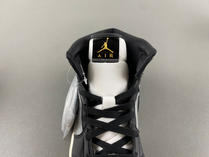 Air Jordan 1 Mid SE GS 