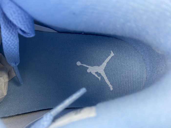 Wmns Air Jordan 4 Retro 