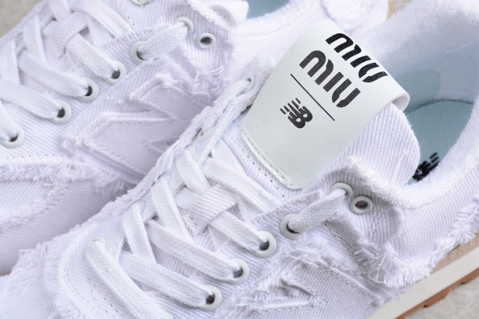 NEW BALANCE SNEAKER 010