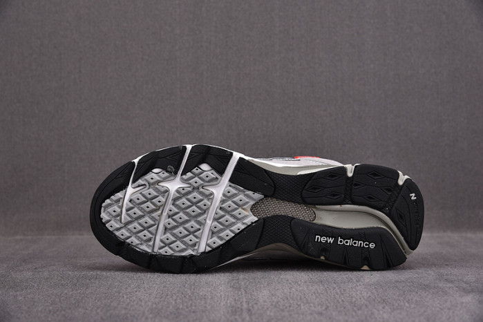 NEW BALANCE SNEAKER NB033