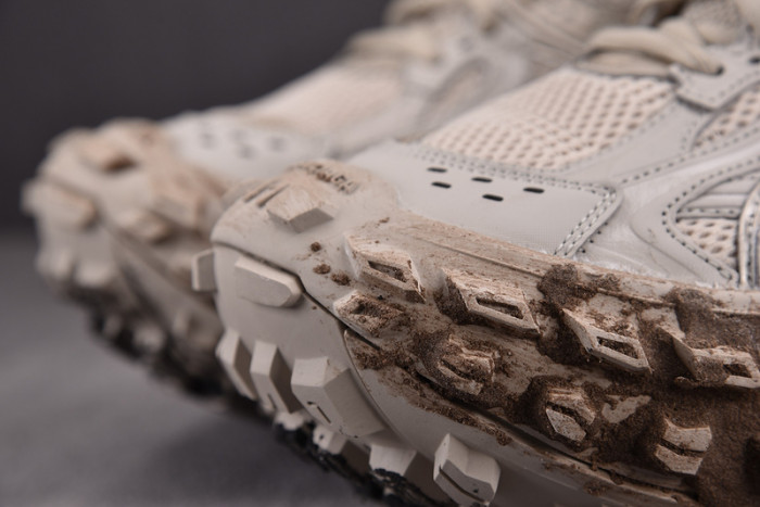 DEFENDER SNEAKER DS018