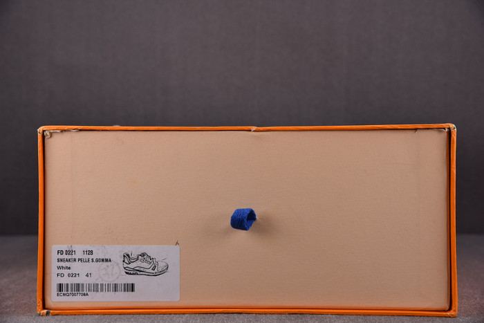 LV SNEAKER LV-000102