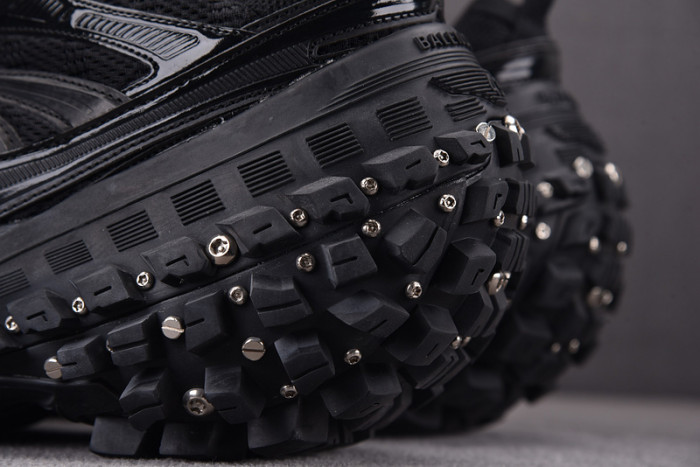 DEFENDER SNEAKER DS002