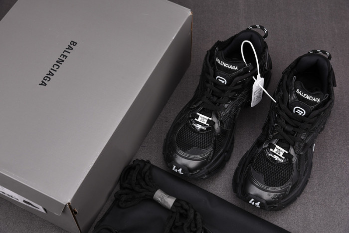 RUNNER SNEAKER RS020