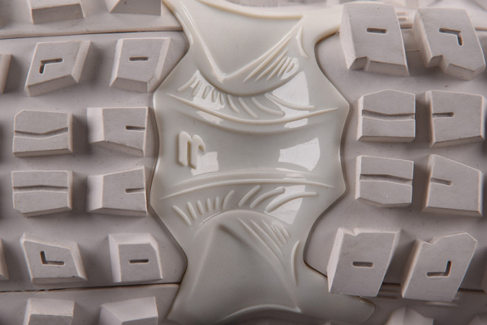 DEFENDER SNEAKER DS019