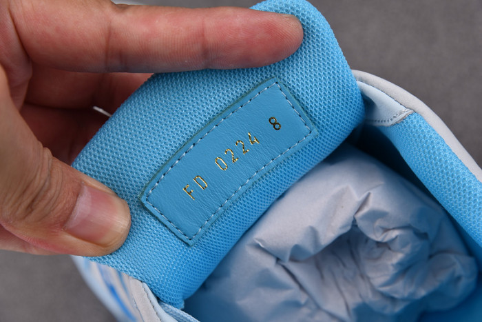 LV TRAINER SNEAKER LV-000597