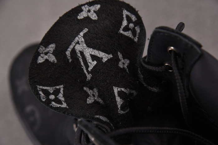 LV BOOTS L000044