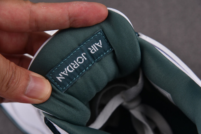 Air Jordan 4 “Oxidized Green” FQ8138-103