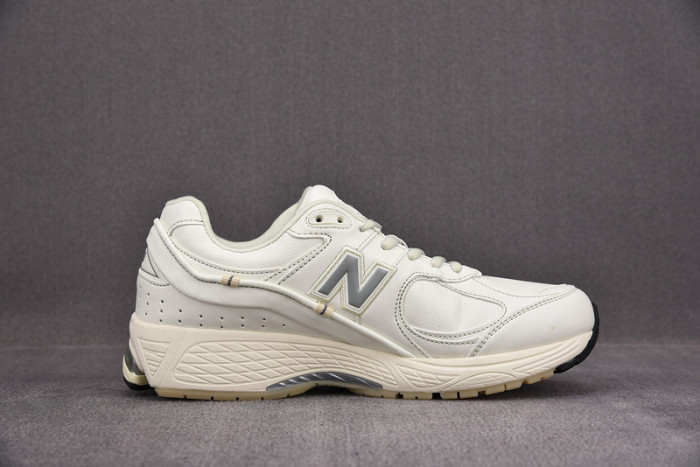 NEW BALANCE SNEAKER NB049
