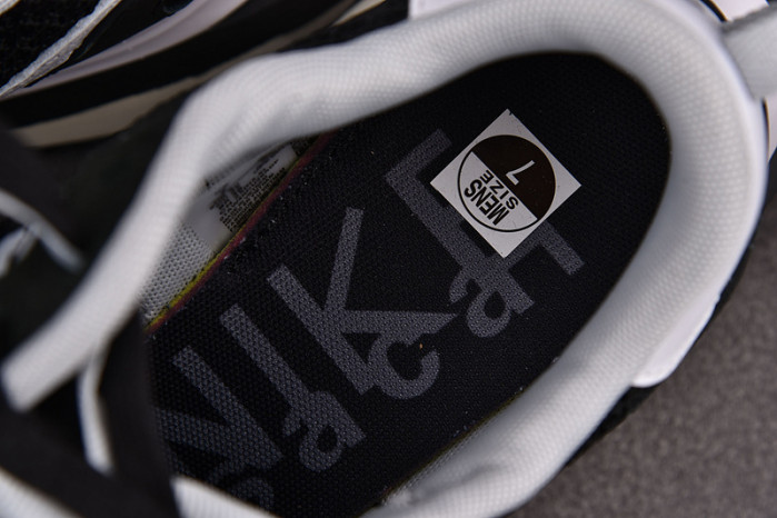 Nike Vaporwaffle sacai Black White CV1363-001