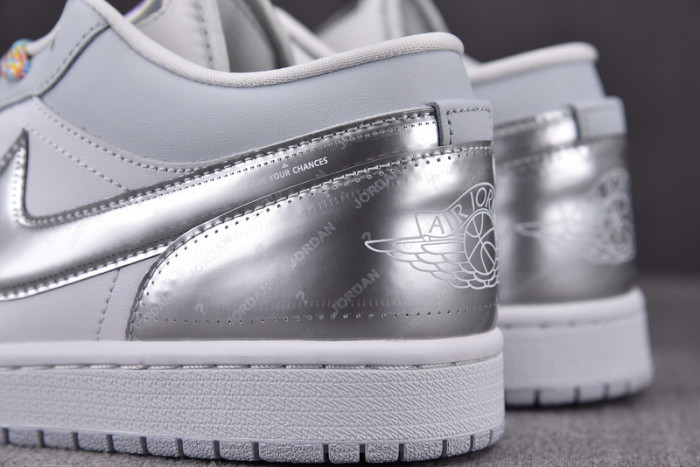 Jordan 1 Low SE Tear Away Silver DX6070-101