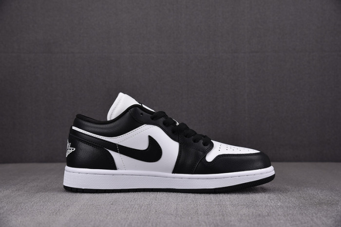 Air Jordan 1 Low “Panda” DC0774-101