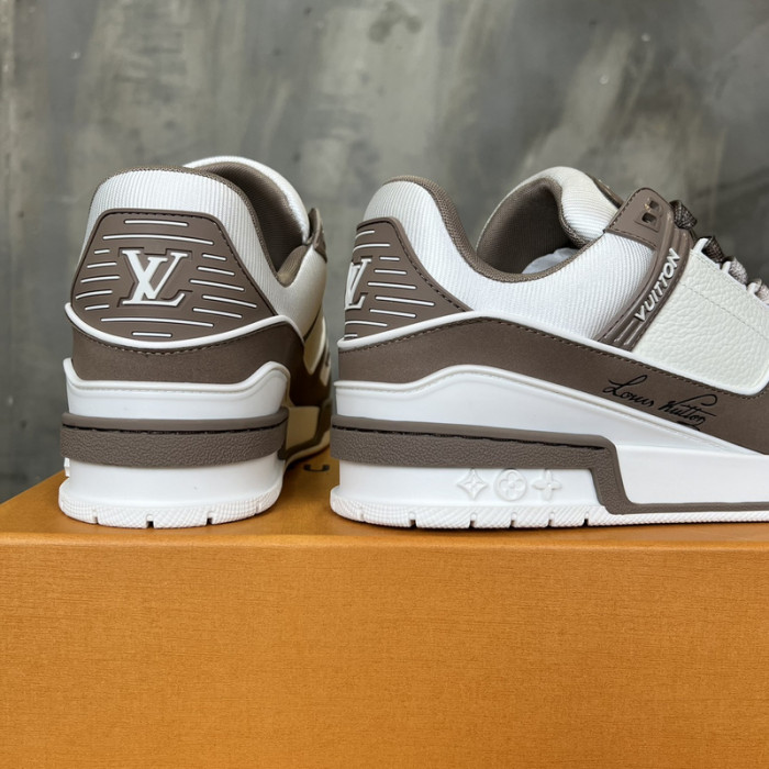 LV SNEAKER LV-000542