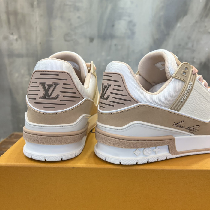 LV SNEAKER LV-000546