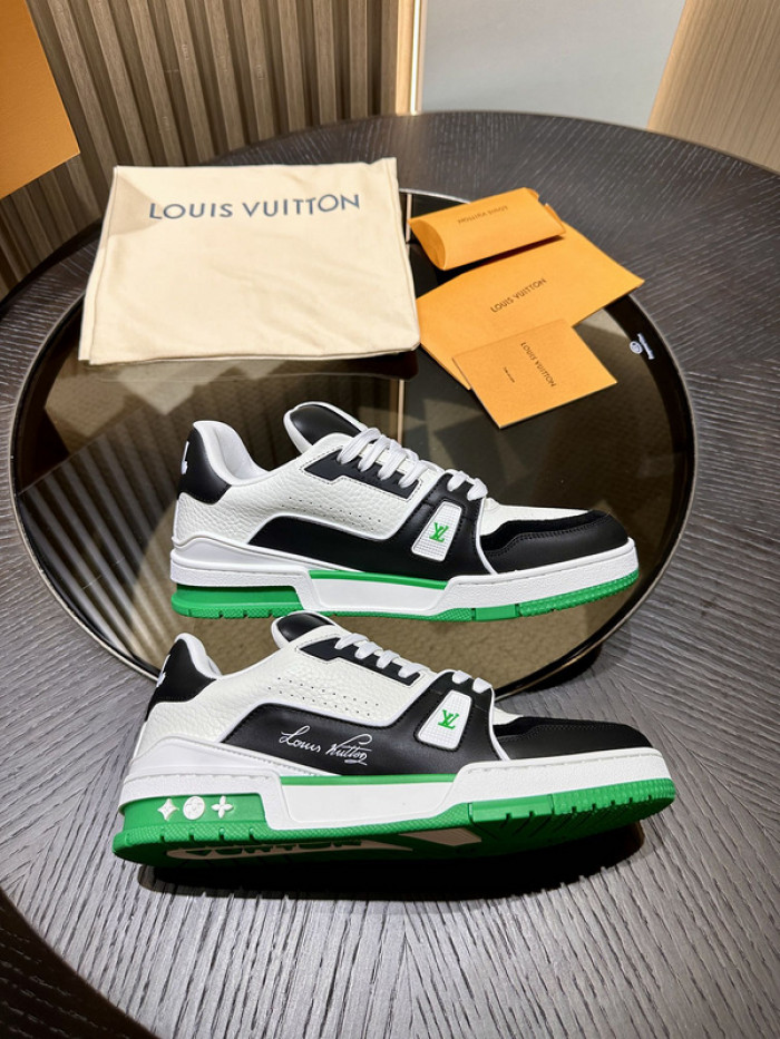 LV TRAINER SNEAKER LV-000563
