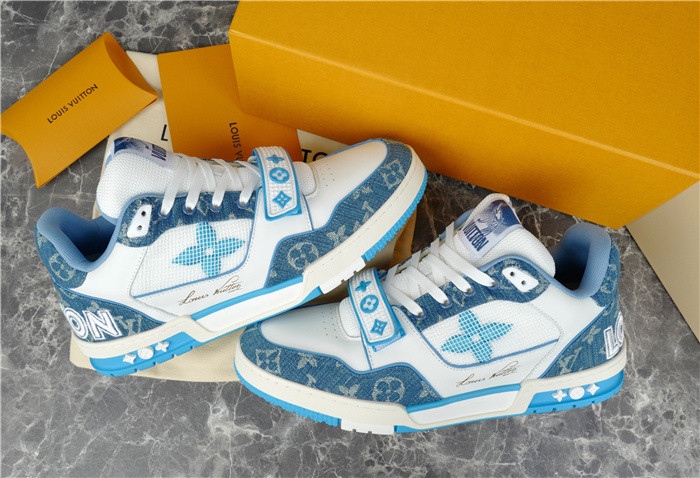 LV SNEAKER LV-000261