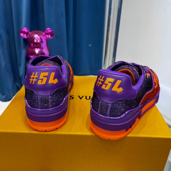 LV SNEAKER LV-000372