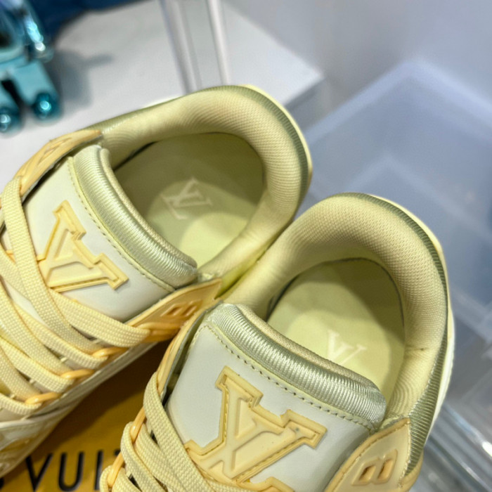 LV SNEAKER LV-000378
