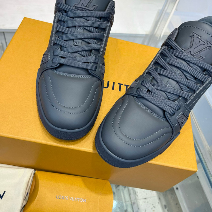 LV SNEAKER LV-000490