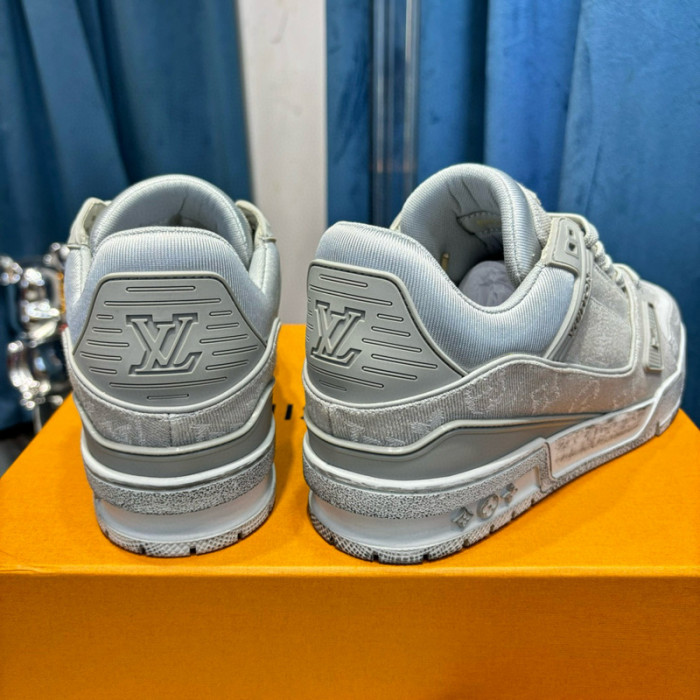 LV SNEAKER LV-000516