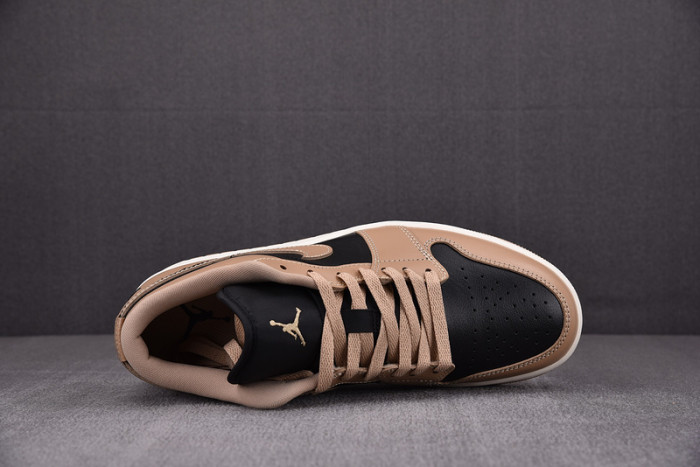 WMNS AIR JORDAN 1 LOW 