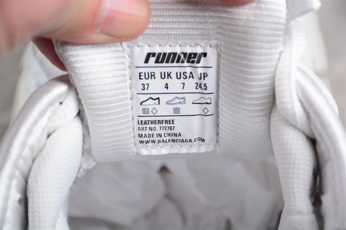 RUNNER SNEAKER RS082