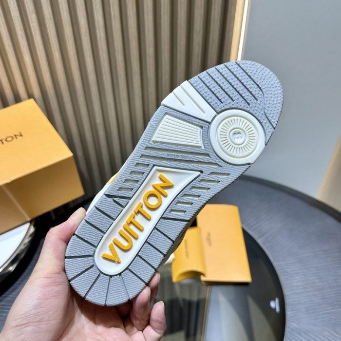 LV TRAINER SNEAKER LV-000600