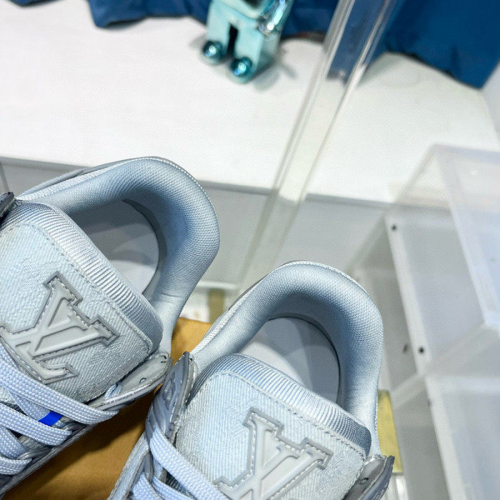 LV SNEAKER LV-000419