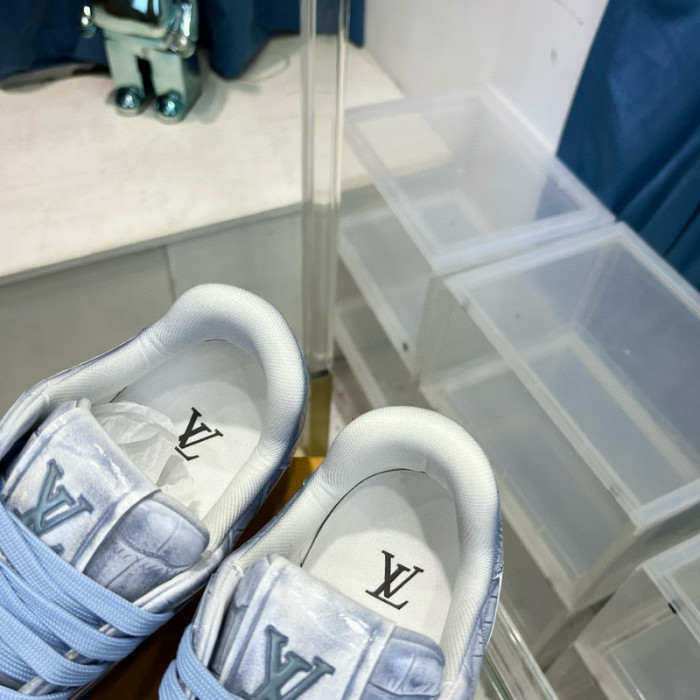 LV SNEAKER LV-000470