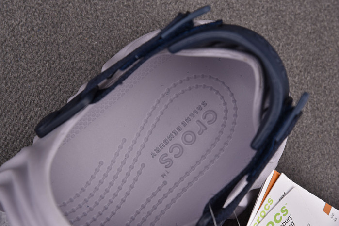 Cr*0*s x salehe bembury c00008