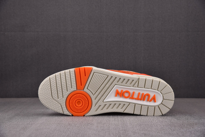 LV SNEAKER LV-000100