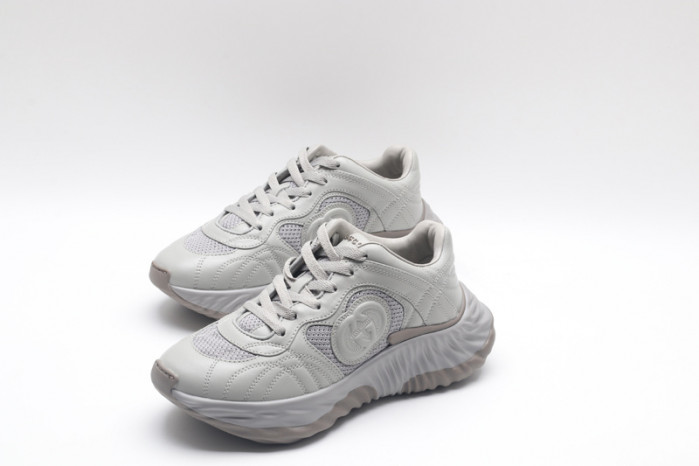 G*u*i* trainer sneaker118