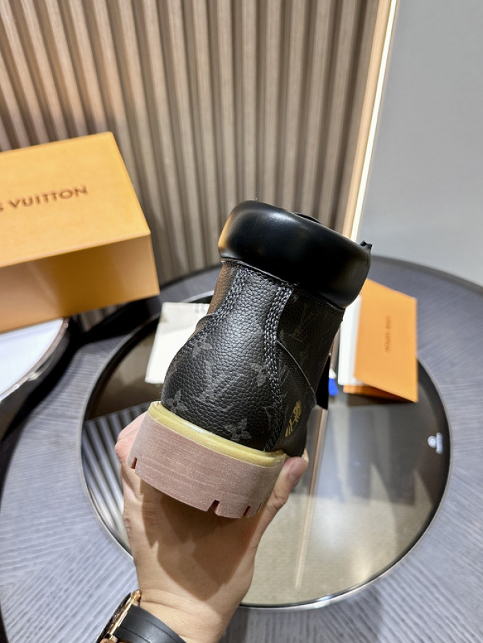 LV BOOTS L000015