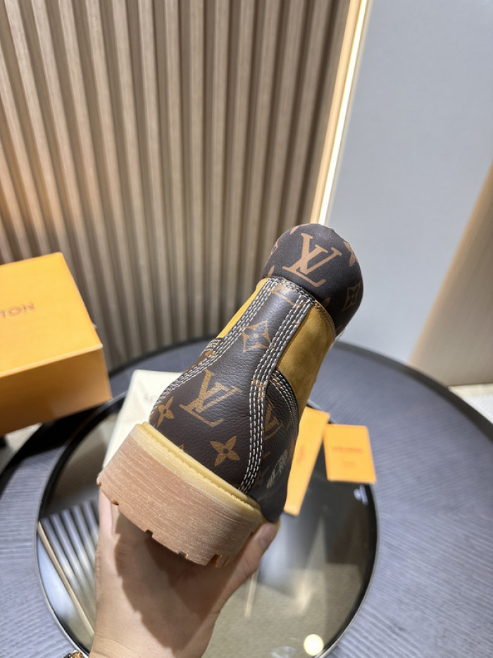 LV BOOTS L000019