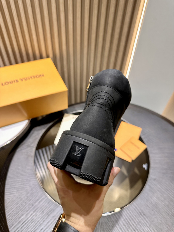 LV BOOTS L000027
