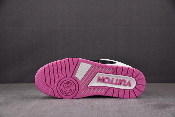 LV TRAINER SNEAKER LV-000560