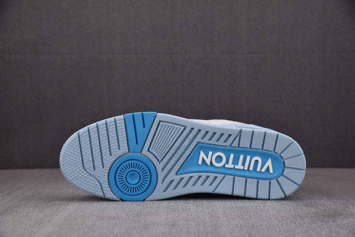 LV TRAINER SNEAKER LV-000597