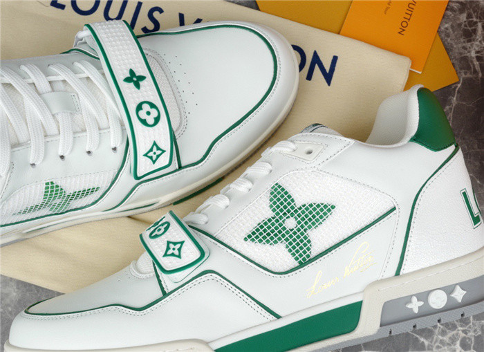 LV SNEAKER LV-000286