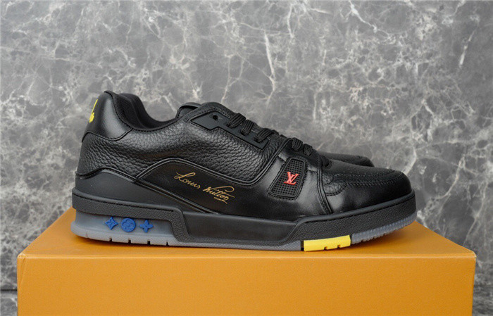 LV SNEAKER LV-000290