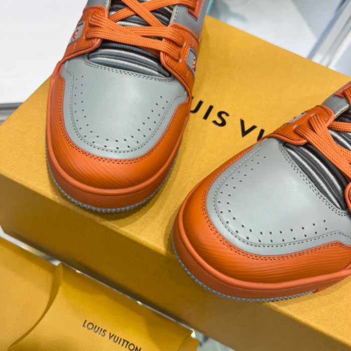 LV SNEAKER LV-000375