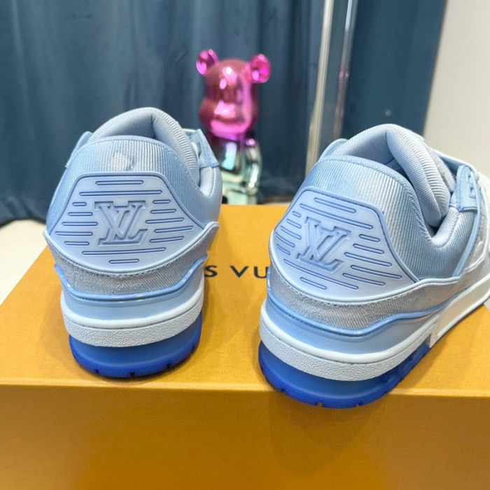 LV SNEAKER LV-000422