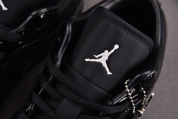 Air Jordan 1 Low “Black Croc” HJ7743-010