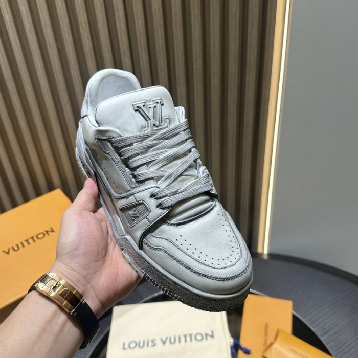 LV TRAINER SNEAKER LV-000601