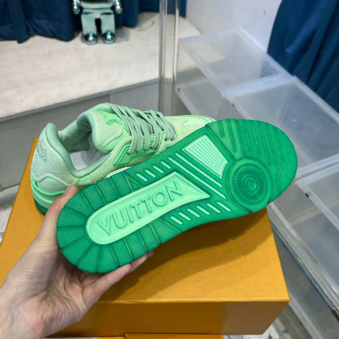 LV SNEAKER LV-000479