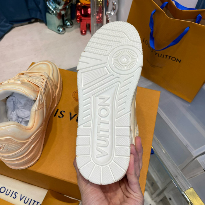 LV SNEAKER LV-000506