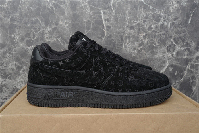 LV SNEAKER LV-000247