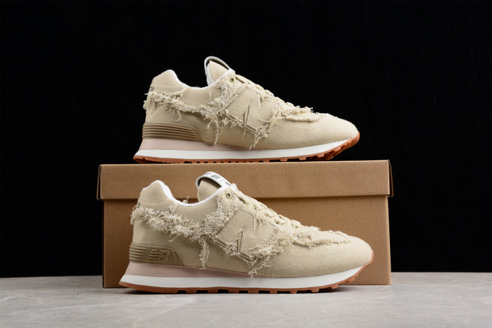 NEW BALANCE SNEAKER 011