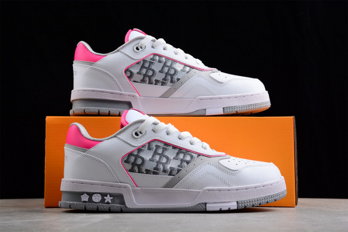 LV TRAINER SNEAKER LV-000551